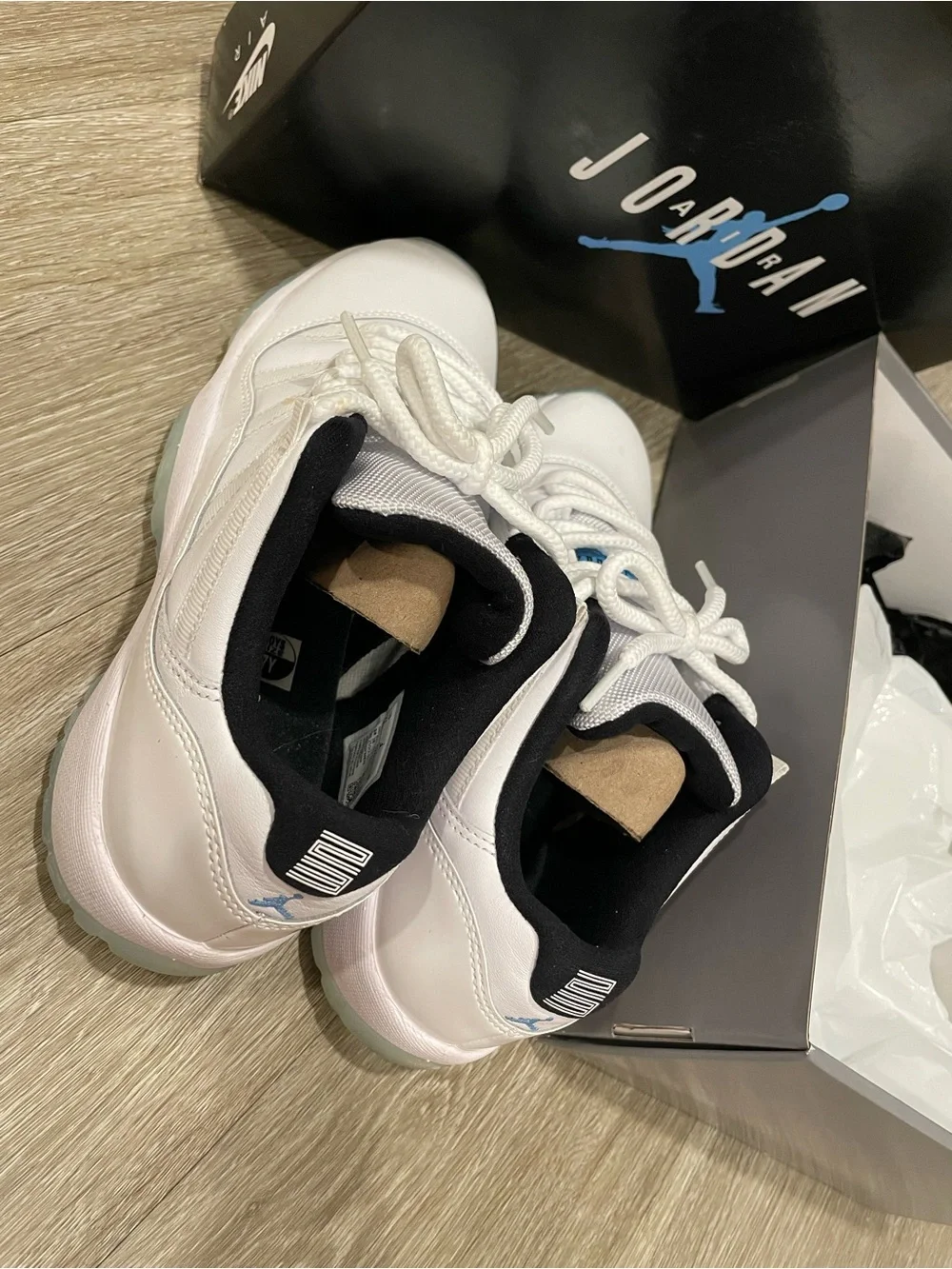 Jordan Kids 7Y White/Light Blue Low-Top Sneakers